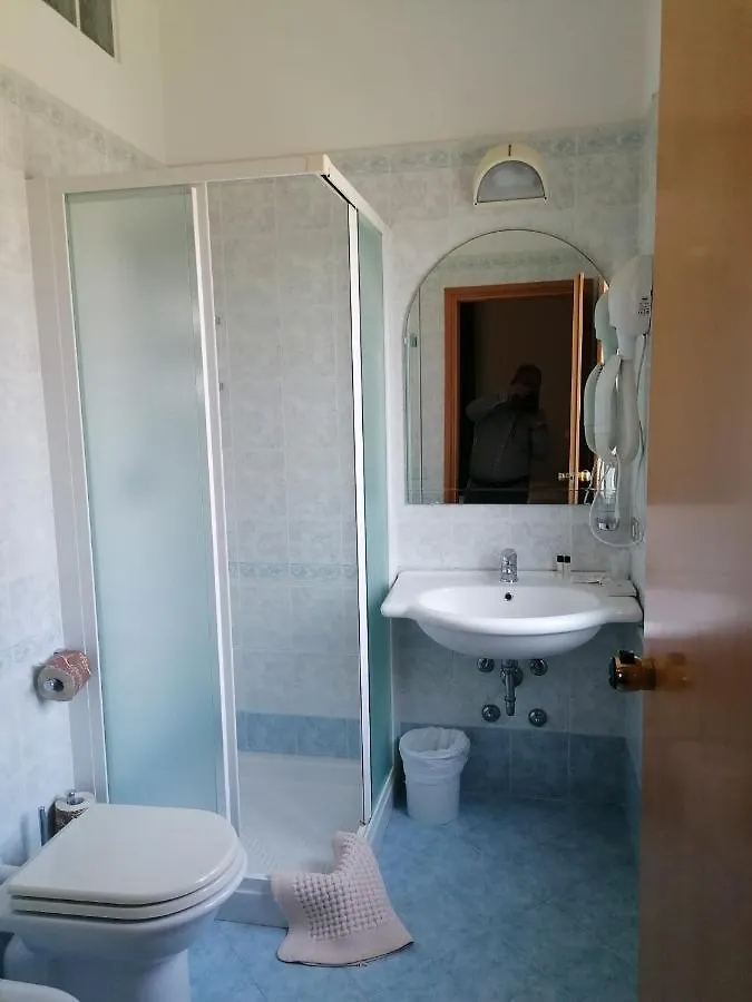 Hotel Roma Residenza Червия