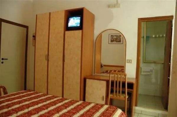 Hotel Roma Residenza Червия Италия