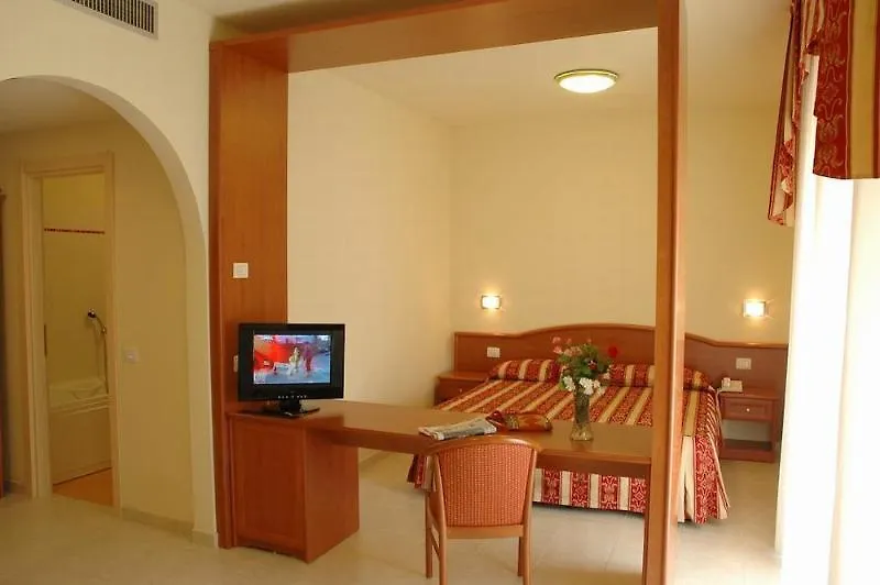 ***  Hotel Roma Residenza Червия Италия