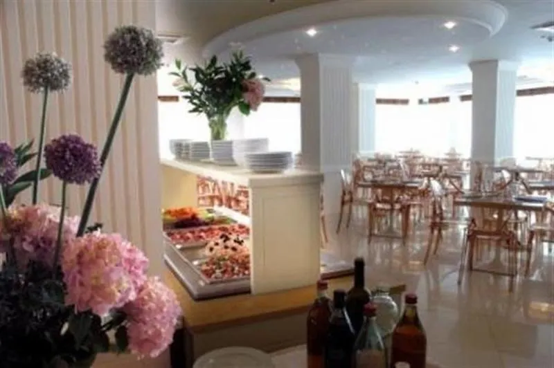Hotel Roma Residenza Червия